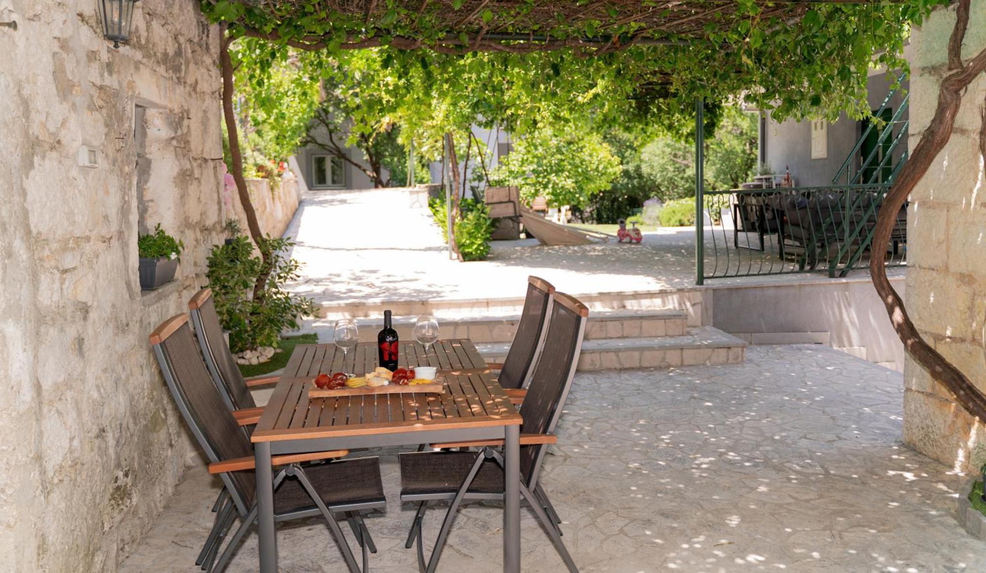 Apartments Srdanovic Omiš Exterior foto